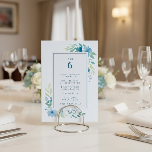 Carte de carte de tableau Floral bleu (Blue Floral Table Number Seating Chart Card.)
