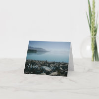 Carte de condoléances avec vue sereine sur un lac