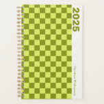 Carte de contrôle Olive Green Lime Personnalisé 20<br><div class="desc">Apportez une ambiance fraîche et rétro à votre planification grâce à ce planificateur de damier personnalisé 2025 en vert olive et citron vert! La motif audacieuse en damier mêle des tons d'olive terreux à un vert citron vert pour une touche ludique et moderne. Customisez-le avec votre nom pour en faire...</div>