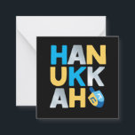 Carte De Correspondance Bonne Hanoukka<br><div class="desc">Notre Hanoukka Note Card avec un rêve coloré,  est une façon moderne et amusante d'habiller vos cadeaux de vacances ce Chanukkah. Demandes de renseignements : envoyez-nous un message ou envoyez un courriel à bestdressedbread@gmail.com Happy Hanoukka!</div>