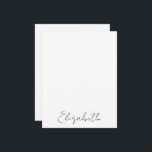Carte De Correspondance Écriture Personnalisée Élégante à la Main<br><div class="desc">Étonnant dans sa simplicité,  ces cartes de notes personnalisées et sur mesure présentent une police d'écriture manuscrite. En noir sur blanc. Le nom est personnalisable. Fait un merveilleux cadeau pour les fêtes,  les demoiselles d'honneur,  la remise des diplômes et plus encore. Fait partie d'une collection de Parcel Studios.</div>