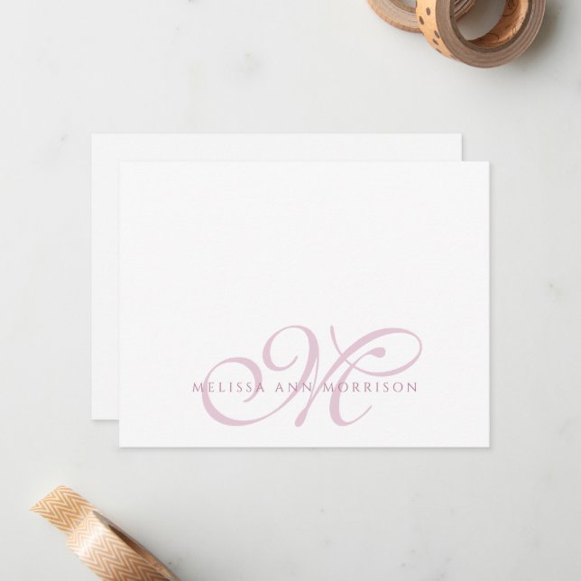 Carte De Correspondance Elegant Script Name Pink Monogram Flat Note Card (Devant/Arrière en situation)
