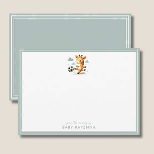 Carte De Correspondance Fille de girafe mignonne jouant au football Baby S