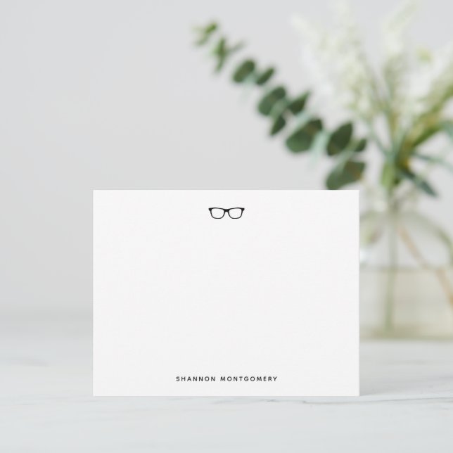 Carte de correspondance lunettes noires tendance (Debout devant)