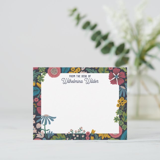 Carte De Correspondance Quirky Wild Garden Flowers From the Desk of (Debout devant)