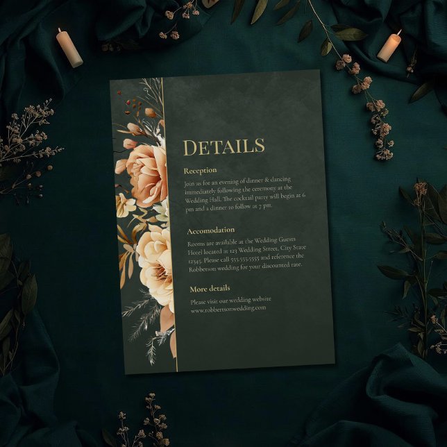 Carte de détails de mariage floral vert sorcière d (Forest Witch Green Floral Wedding Details Card on a dark green witchy wedding table with botanicals)
