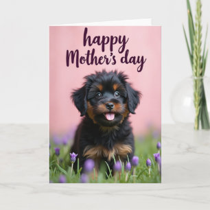 Carte de fête des mères avec chiot et fleurs migno