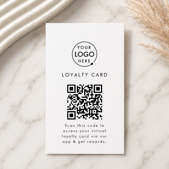 Carte De Fidélité Code QR de l'application de récompense virtuelle L (Professional loyalty card template with interactive QR code for small business customer retention.)