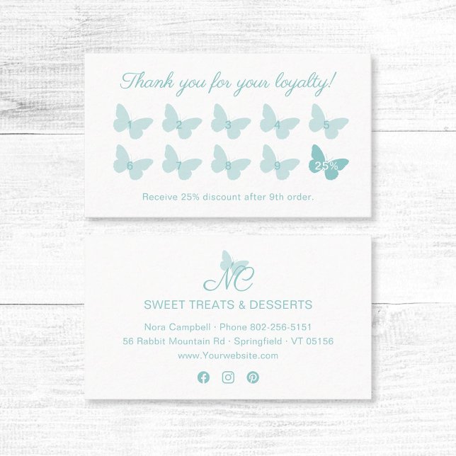 Carte De Fidélité Élégant papillon Monogram mignon Pastel Turquoise (Elegant pastel turquoise butterfly thank you for your loyalty business card with social media icons.)