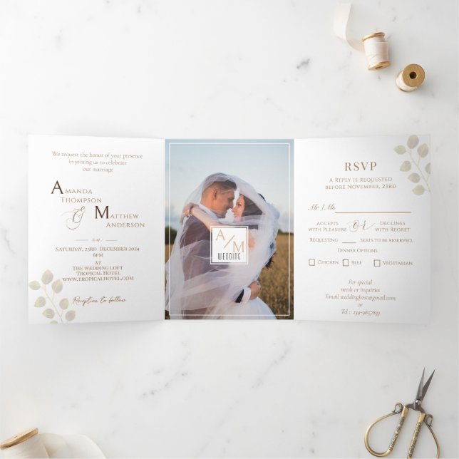 Carte De Fin D'année Trois Volets Élégant Chic Monogram Photo (Intérieur)