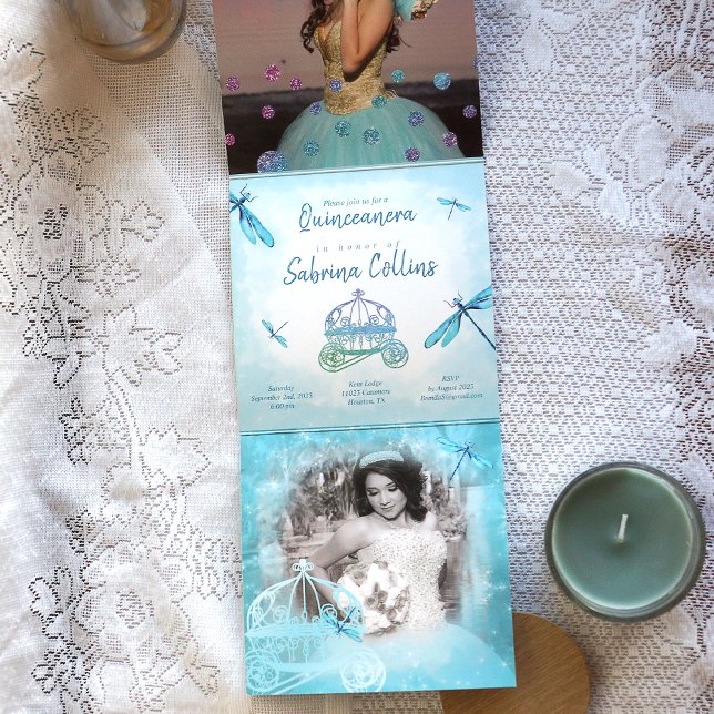 Carte De Fin D'année Trois Volets Étincelles de Whimsal Turquoise Dragonfly Quinceañ (aquamarine, turquoise quinceanera, whimsical dragonflies horse carriage invitations, trifold)