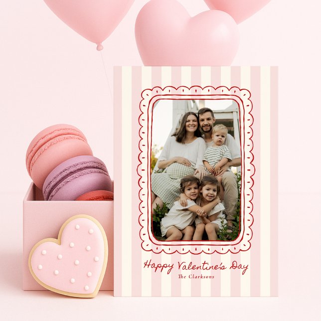 Carte de la Saint-Valentin à cadre festonné rayé r (Créateur téléchargé)
