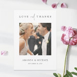 Carte de Mariage Merci photo simple et élégant<br><div class="desc">Ce modèle de mariage photo simple et chic présente un design élégant, minimaliste et moderne. La forme par défaut est les angles arrondis standard, mais les angles arrondis fonctionnent aussi merveilleusement avec ce design, alors essayez les deux regards et voyez lequel vous attrape! L'avant présente votre photo préférée, vos prénoms...</div>