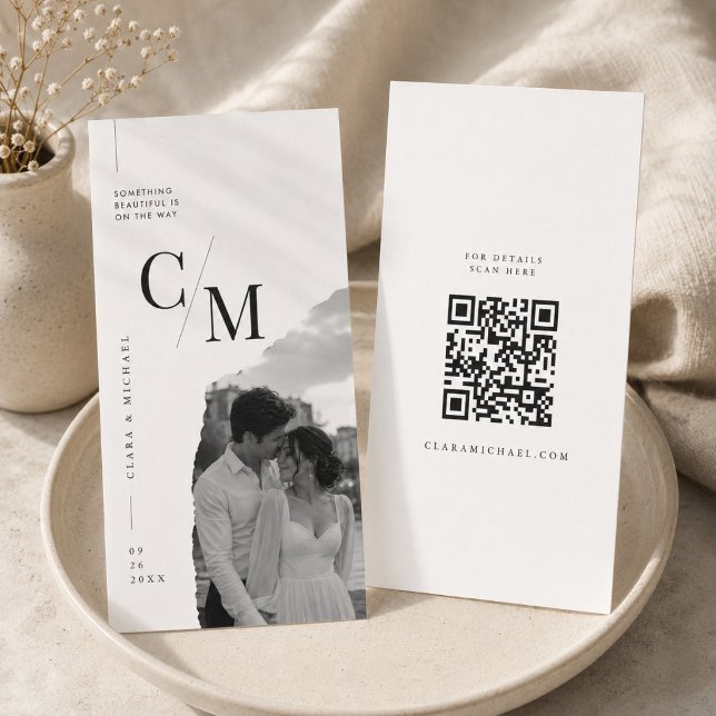 Carte de mariage moderne avec monogramme QR pour a (Créateur téléchargé)