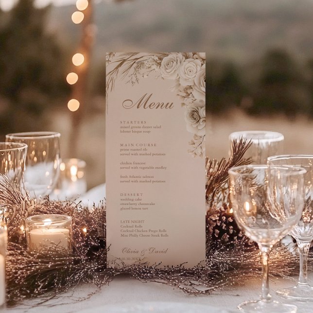 Carte de Menu de Mariage Beige Roses d'Ivoire (Boho Beige Dried Flower and White Roses Wedding Menu on a wedding table with glasses and candles)