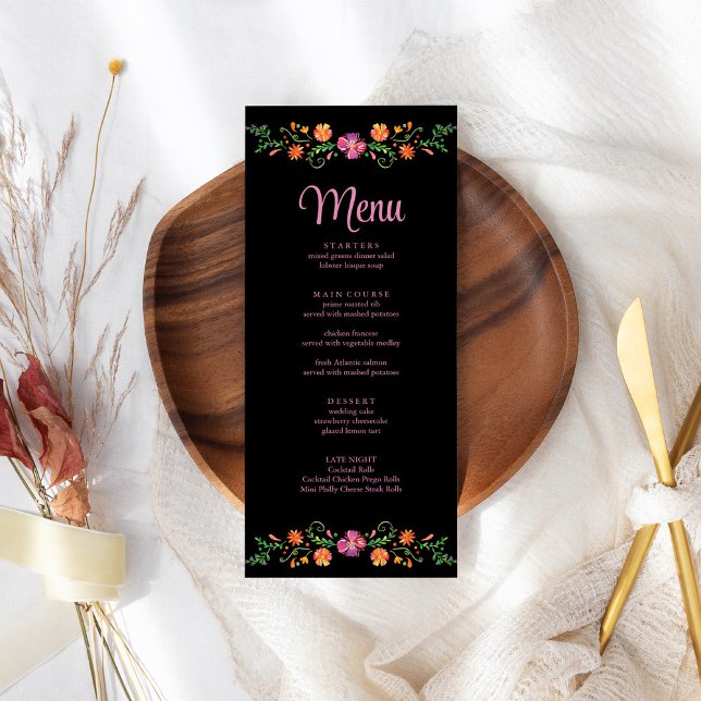 Carte de Menu de Mariage Floral Fiesta Mexicain Co (Colorful Mexican Floral Fiesta Wedding Menu Card on a boho wedding table.)