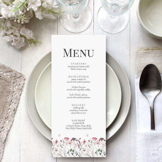 Carte de Menu de Mariage Prairie de Coquelicot Ros (Pink Poppy Meadow Wedding Menu Card on a boho white wedding table)