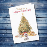 Carte de Noël de chien maltais Gold Tree<br><div class="desc">Sur le devant de cette carte de Noël, un adorable chien maltais porte un chapeau de Père Noël rouge et blanc et se trouve devant un arbre de Noël. L'arbre est décoré d'or, et les paquets cadeaux correspondants sont sous lui. Le texte en or et en rouge dit "Je vous...</div>