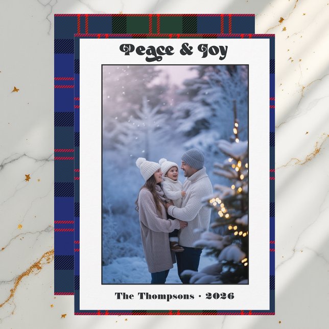Carte de Noël familiale à carreaux et gingham pour (Peace & Joy Gingham Plaid Family Christmas Photo Holiday Card)