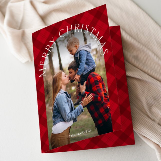 Carte de Noël Rustique Rouge à Carreaux avec Arche (Modern red plaid arch photo rustic Christmas Holiday Card.)