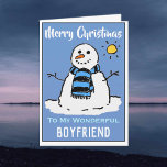 Carte de Noël Snowman. Joyeux petit ami de Noël<br><div class="desc">Joyeux petit ami de Noël. Dessin de bonhomme de neige amusant sur une carte de Noël festive. Carte de Noël pour un merveilleux petit ami.</div>