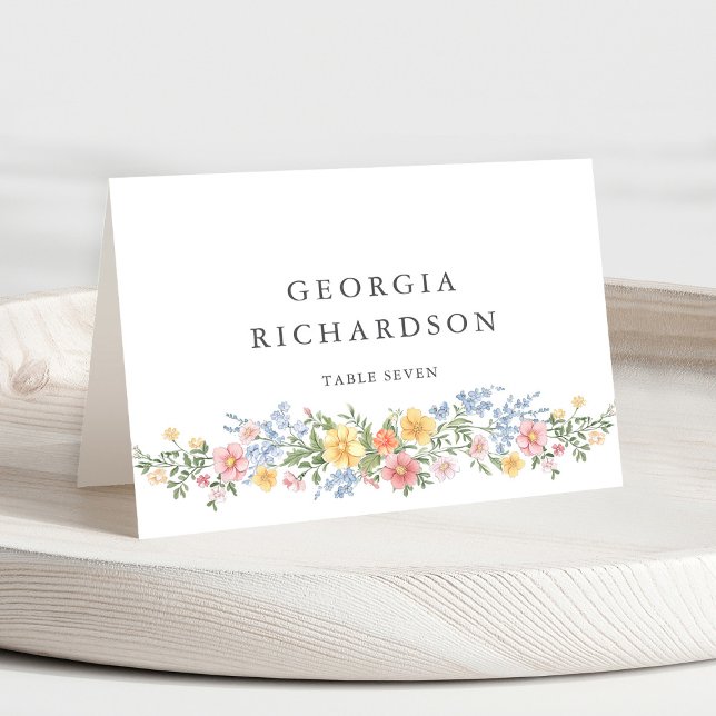 Carte de nom d'invité ornée de pastel doux de prin (Soft Pastel Ornate Spring Garden Floral Place Card with guest name.)