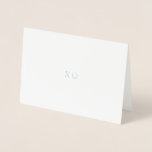 Carte de note Silver Foil | XO 'Kiss Hug'<br><div class="desc">Carte de note Silver Foil | "Kiss Hug" XO. VRAIMENT FOIL ! >> Vierge à l'intérieur - tapez ou écrivez dans votre propre message. © Gorjo Designs. Imprimé par Zazzle. // Besoin d'aide pour customiser votre design ? Vous avez d'autres idées ? N'hésitez pas à me contacter à : zoe@gorjodesigns.com...</div>
