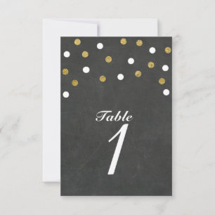Carte de numéro de table avec confettis or et blan
