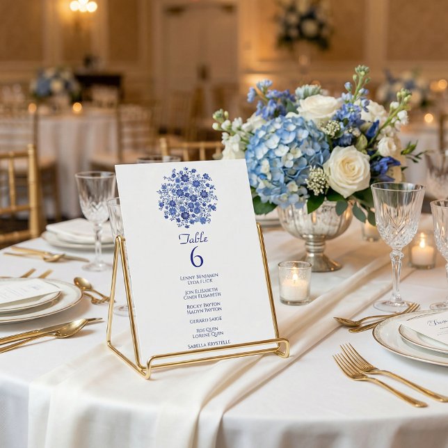 Carte de numéro de table de mariage à fleurs bleue (Blue Floral Wedding Table Number Card Guest Names.)