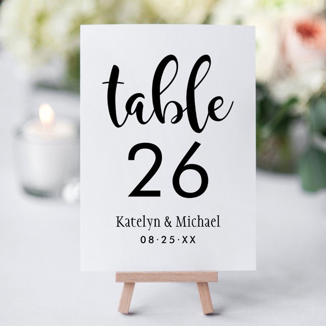 Carte de numéro de table de mariage à l'écriture m (Créateur téléchargé)