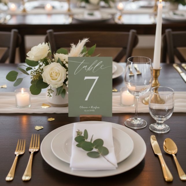 Carte de numéro de table de mariage vert olive min (Créateur téléchargé)