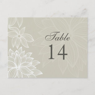 Carte de numéro de table du modèle de fleur tourné