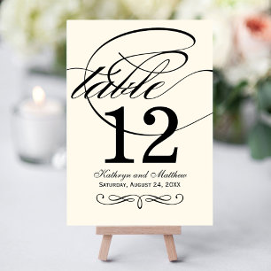 Carte de numéro de table en calligraphie noire sur