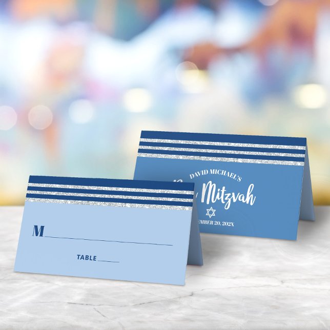 Carte De Placement Bar Mitzvah Moderne Bleu Argent Tallit Bold Script (Créateur téléchargé)