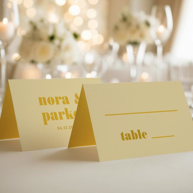 Carte De Placement Beurre Jaune Téméraire Typographie Simple Mariage (Butter Yellow Bold Typography Simple Wedding Place Card)