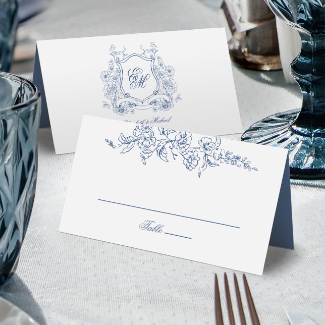 Carte De Placement Cimier Floral Bleu Monogramme Mariage élégant (Créateur téléchargé)