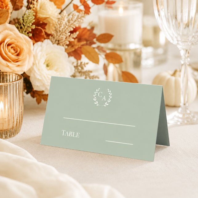 Carte De Placement Couronne monogrammée crème vert sauge (Créateur téléchargé)