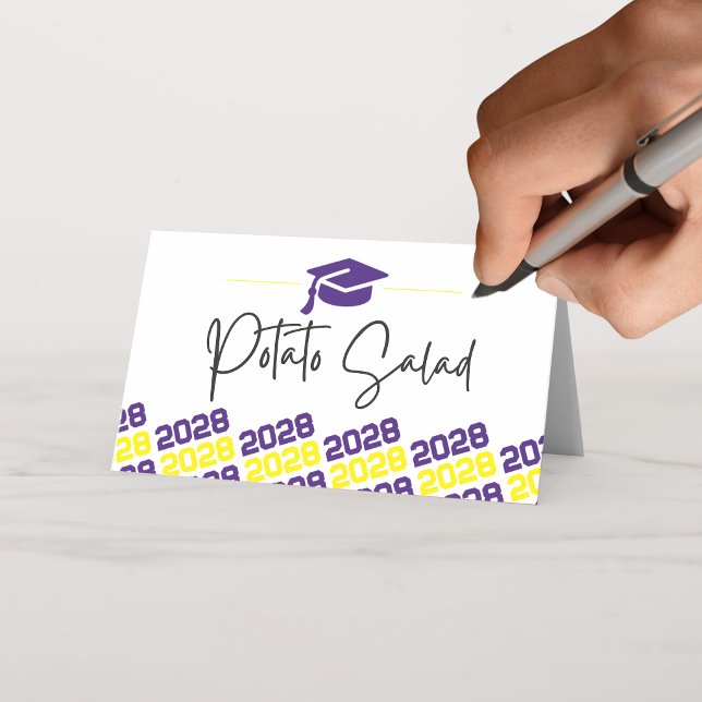 Carte De Placement Étiquette pliable de chapeau de remise de diplôme  (Purple and Yellow Graduation Folding Label Cards for Food, Drinks or Place Settings)