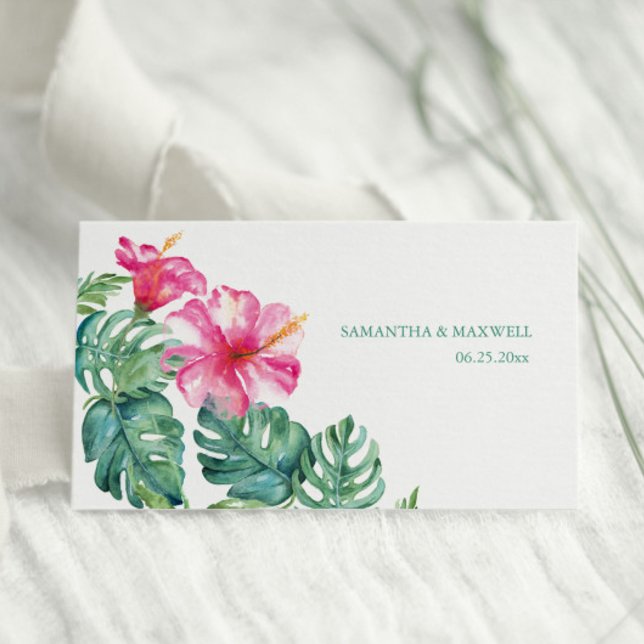 Carte De Placement Hibiscus tropicaux et aquarelle Mariage de verdure (Destination wedding pink hibiscus flowers and monstera palm leaves art by Victoria Grigaliunas)