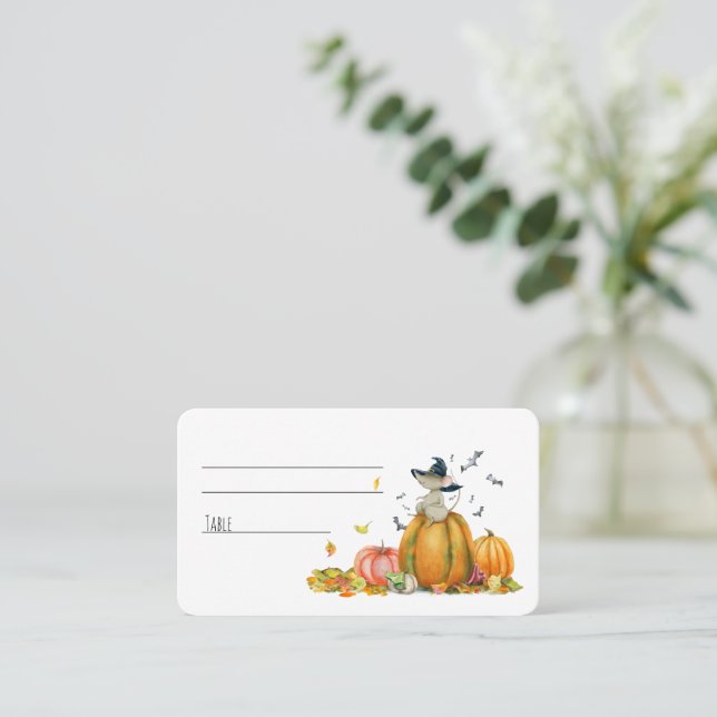 Carte De Placement Joyeux Halloween Mignonne Souris Sorcière de Dessi (Debout devant)