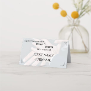 Carte De Placement Mains d'un couple gay de mariage avec des anneaux