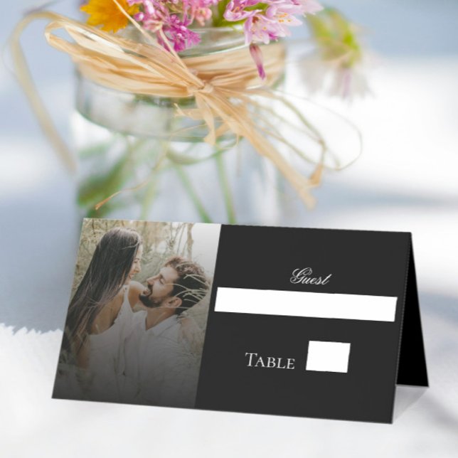 Carte De Placement Photo moderne et Mariage de recouvrement noir (Modern Photo and Black Overlay Wedding Place Card)