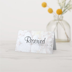 Carte De Placement Pivoines blanches & Cœurs Élégant Mariage Réservé