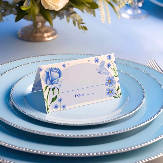 Carte De Placement Roses et papillon bleu clair Quinceañera (Light Blue Floral Roses & Butterfly Quinceañera Place Card)
