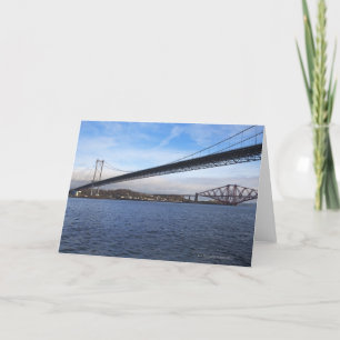 Carte De premier plan le pont en route en avant est une