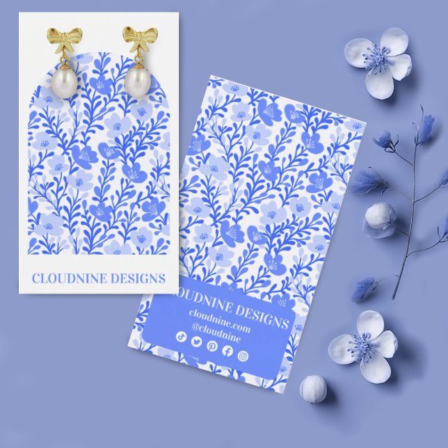 Carte de présentation de boucles d'oreilles à arch (Floral arch in soft blue colors earring display cards with social media icons)