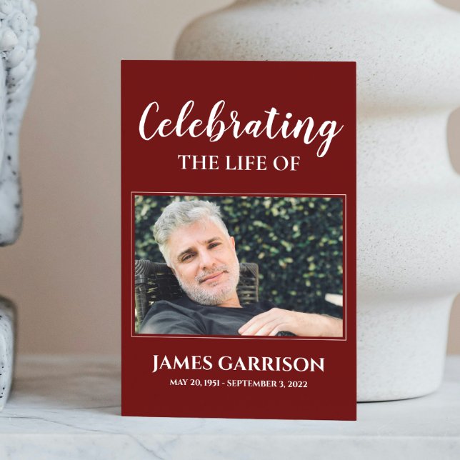 Carte de prière funéraire en rouge foncé avec phot (Créateur téléchargé)