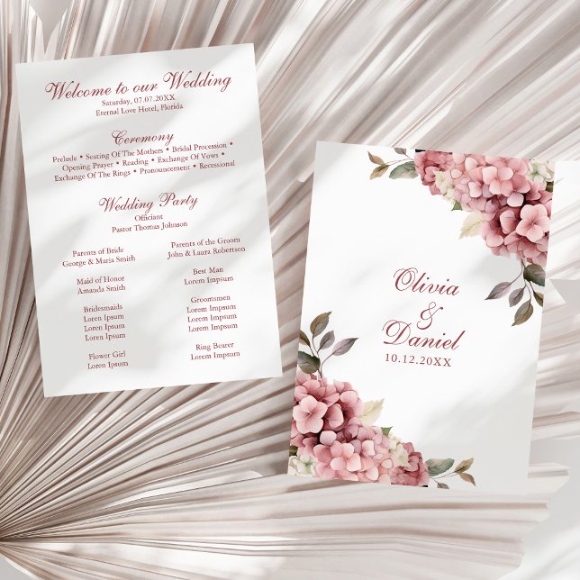 Carte de programme de mariage aux hortensias rose  (Modern Dusty Rose Hydrangea Wedding Program on a sunny neutral dry palm leaf.)