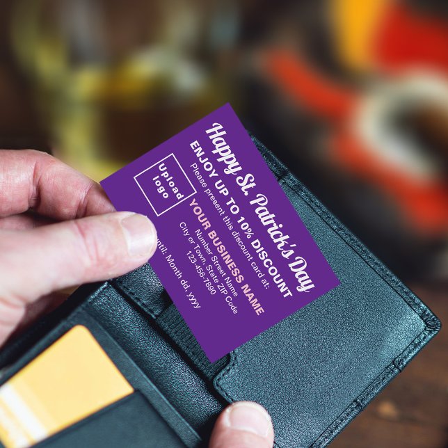 Carte de réduction pour les entreprises Saint Patr (Attract more customers this Saint Patrick's Day. Business Saint Patrick purple discount card.)