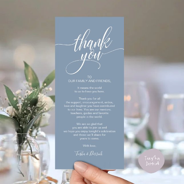 Carte de réglage du Merci du dîner de répétition (Rehearsal Dinner Thank you Modern Classy Place Setting Card Dusty Blue)